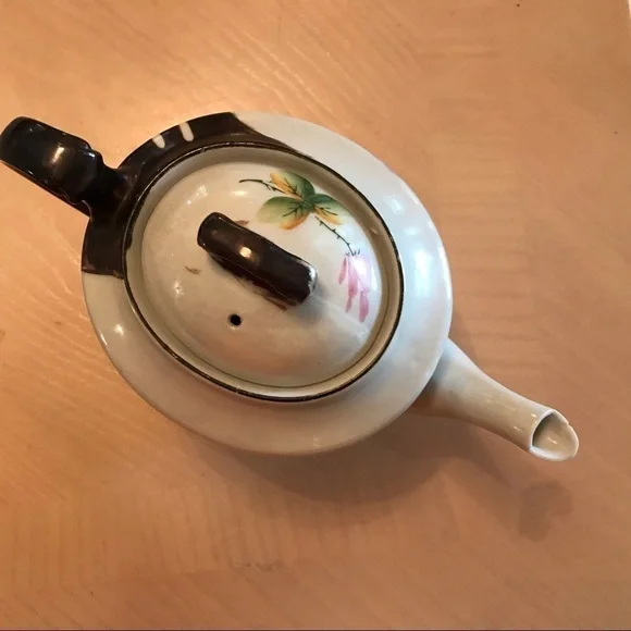 Made in Japan Tea Pot with Rose Design - Picture 4 of 13